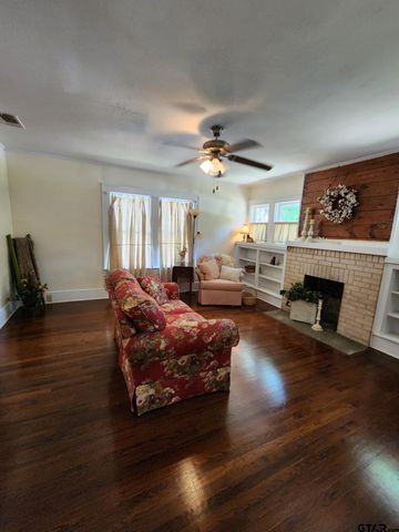 645 W Kilpatrick, Mineola, TX 75773