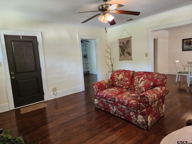 645 W Kilpatrick, Mineola, TX 75773