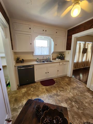 645 W Kilpatrick, Mineola, TX 75773