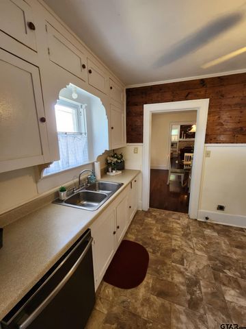 645 W Kilpatrick, Mineola, TX 75773