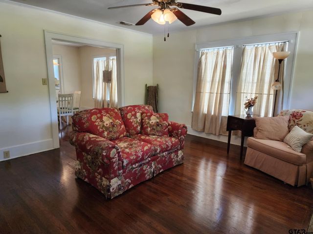 645 W Kilpatrick, Mineola, TX 75773