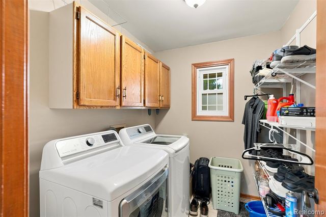 10780 Oxbow Lakeshore Drive, White Lake, MI 48386