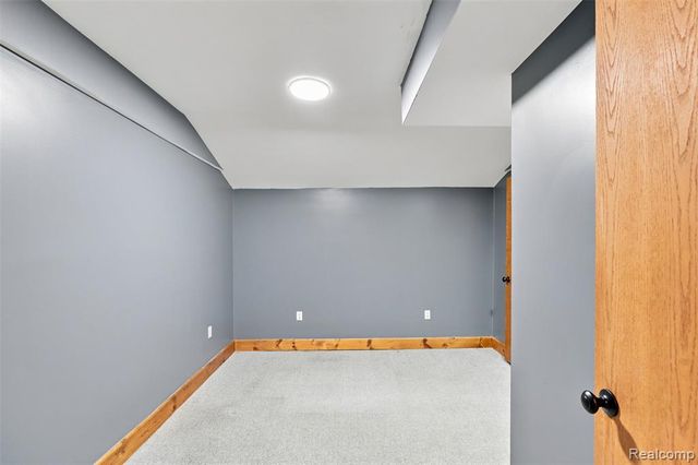 10780 Oxbow Lakeshore Drive, White Lake, MI 48386