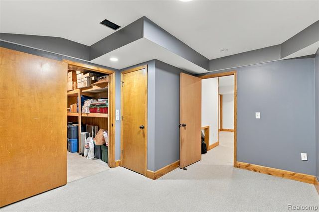 10780 Oxbow Lakeshore Drive, White Lake, MI 48386