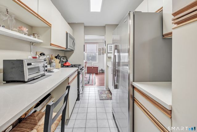 2625 Park Avenue 14J, Bridgeport, CT 06604