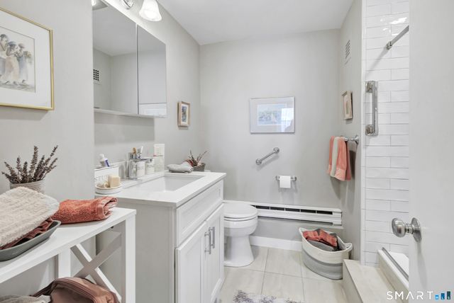 2625 Park Avenue 14J, Bridgeport, CT 06604