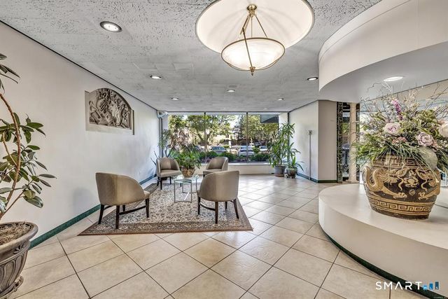 2625 Park Avenue 14J, Bridgeport, CT 06604