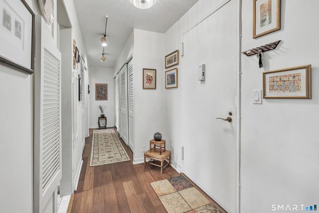 2625 Park Avenue 14J, Bridgeport, CT 06604