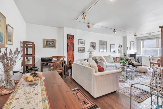 2625 Park Avenue 14J, Bridgeport, CT 06604