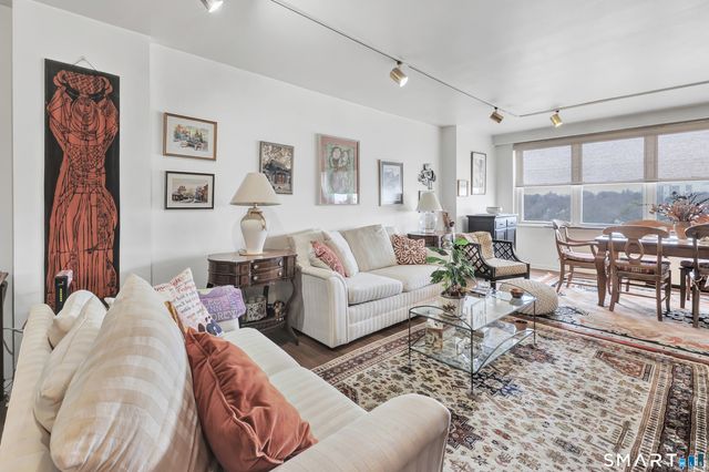 2625 Park Avenue 14J, Bridgeport, CT 06604