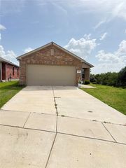 2725 Blackbuck Court, Crandall, TX 75114