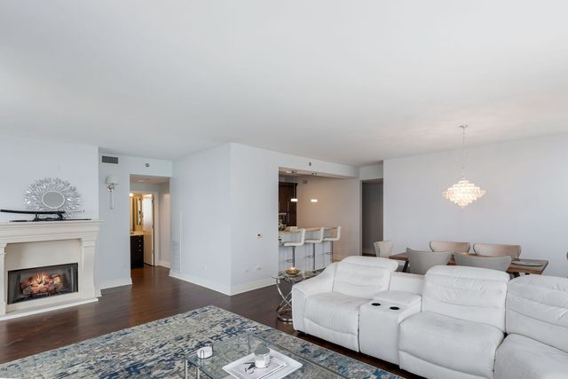 600 N Lake Shore Drive 1411, Chicago, IL 60611