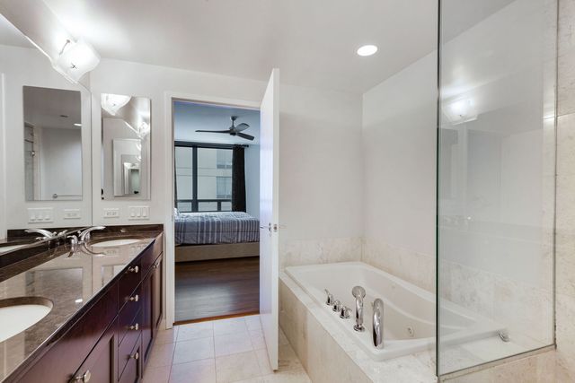 600 N Lake Shore Drive 1411, Chicago, IL 60611