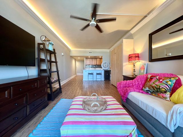 14 Lockwood Drive 11a, Charleston, SC 29401
