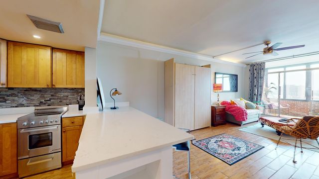 14 Lockwood Drive 11a, Charleston, SC 29401