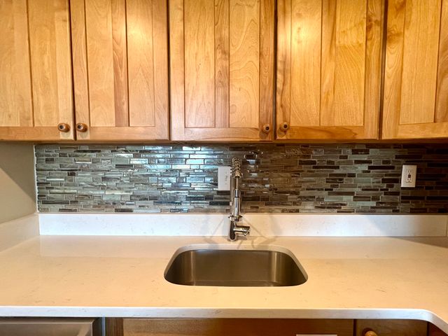 14 Lockwood Drive 11a, Charleston, SC 29401