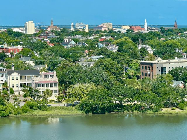 14 Lockwood Drive 11a, Charleston, SC 29401