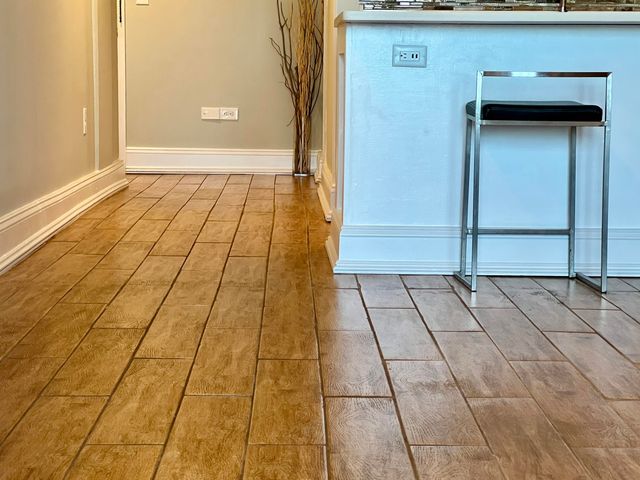 14 Lockwood Drive 11a, Charleston, SC 29401