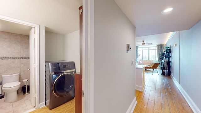 14 Lockwood Drive 11a, Charleston, SC 29401