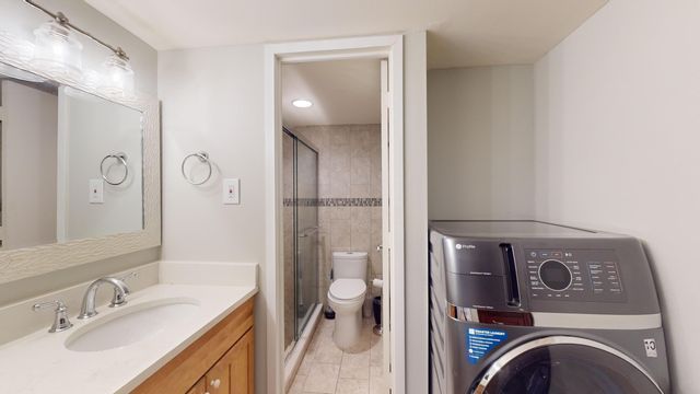 14 Lockwood Drive 11a, Charleston, SC 29401