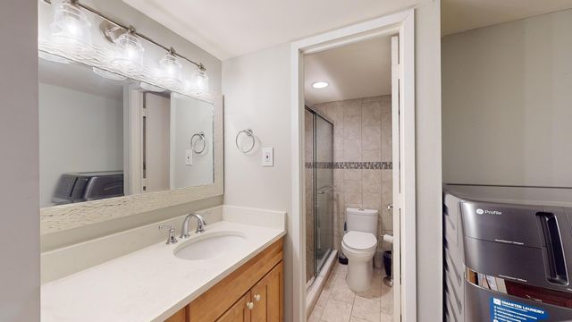 14 Lockwood Drive 11a, Charleston, SC 29401