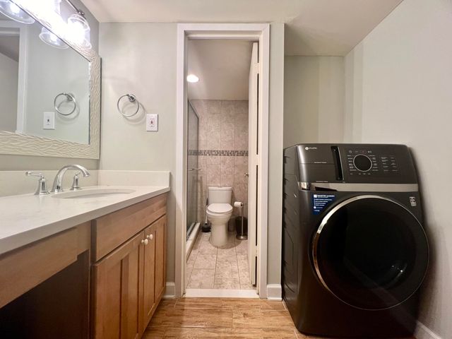 14 Lockwood Drive 11a, Charleston, SC 29401