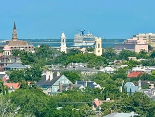 14 Lockwood Drive 11a, Charleston, SC 29401