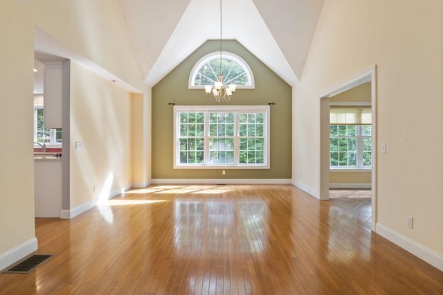 29 Vineyard Drive, Stratham, NH 03885