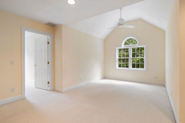 29 Vineyard Drive, Stratham, NH 03885