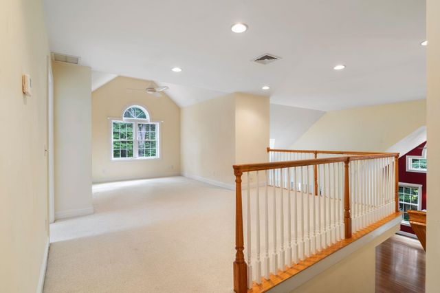 29 Vineyard Drive, Stratham, NH 03885