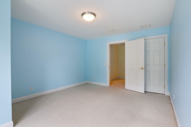 29 Vineyard Drive, Stratham, NH 03885