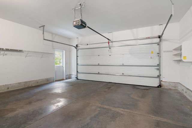 29 Vineyard Drive, Stratham, NH 03885