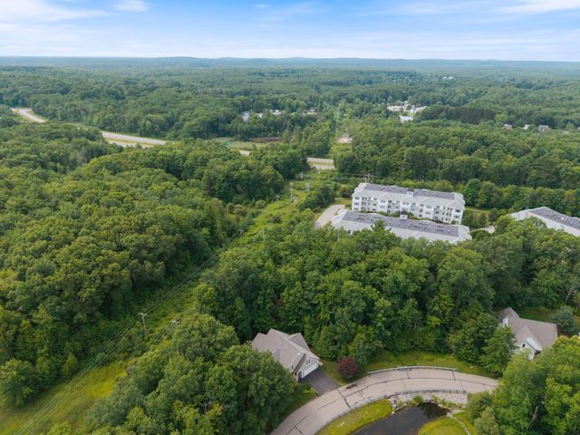 29 Vineyard Drive, Stratham, NH 03885