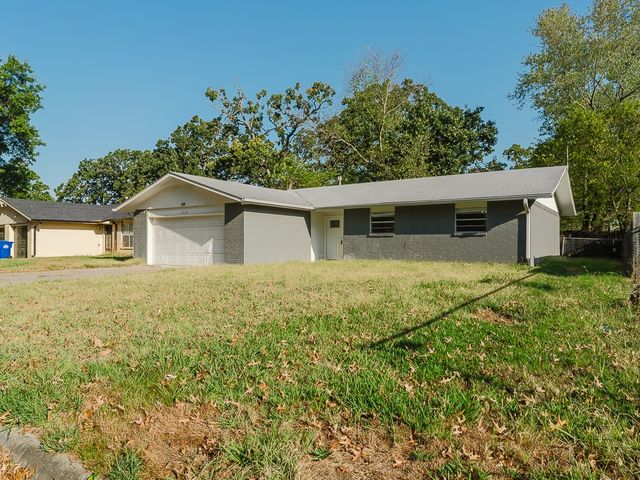 1319 W Forest Drive, Rogers, AR 72756
