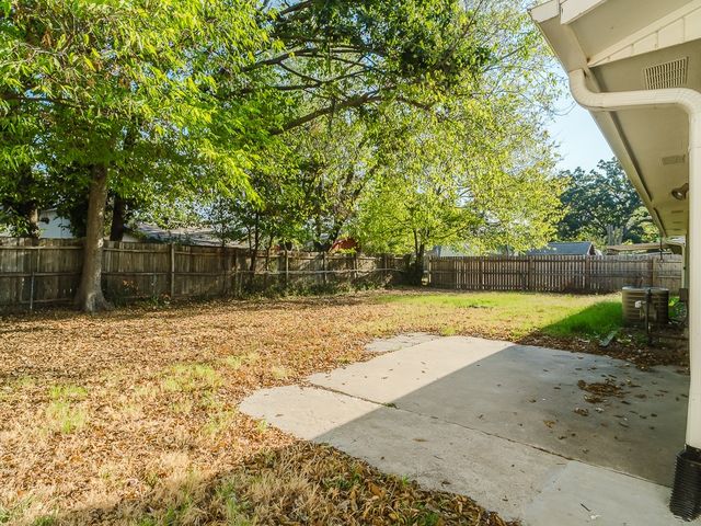 1319 W Forest Drive, Rogers, AR 72756