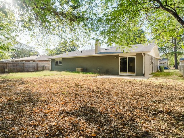 1319 W Forest Drive, Rogers, AR 72756