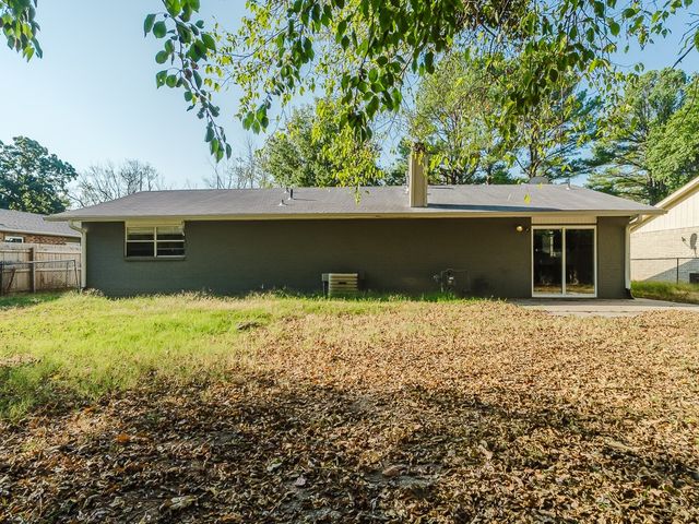 1319 W Forest Drive, Rogers, AR 72756