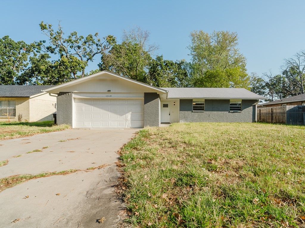 1319 W Forest Drive, Rogers, AR 72756