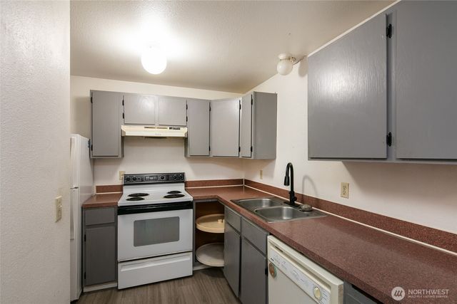 718 10th Street SE, Puyallup, WA 98372