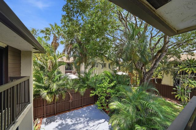 3349 Cocoplum Circle 33129, Coconut Creek, FL 33063
