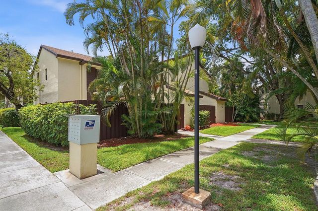 3349 Cocoplum Circle 33129, Coconut Creek, FL 33063