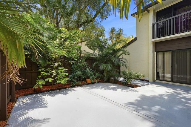 3349 Cocoplum Circle 33129, Coconut Creek, FL 33063