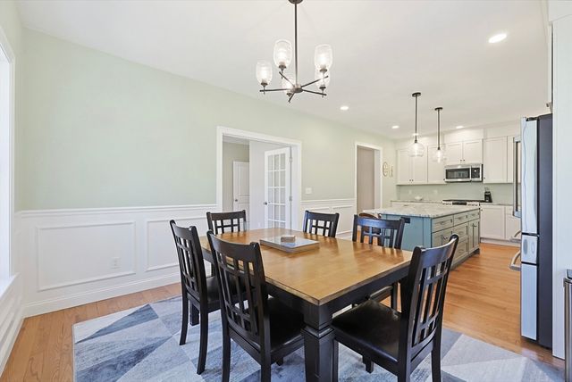 10 Homes Ave, Franklin, MA 02038