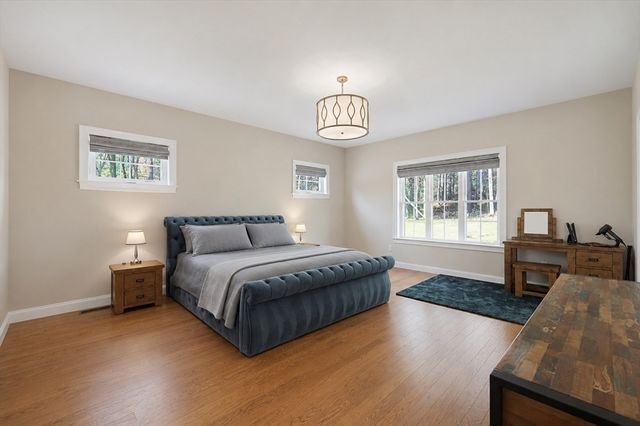 10 Homes Ave, Franklin, MA 02038