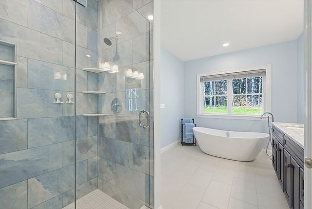 10 Homes Ave, Franklin, MA 02038