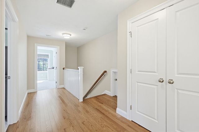 10 Homes Ave, Franklin, MA 02038