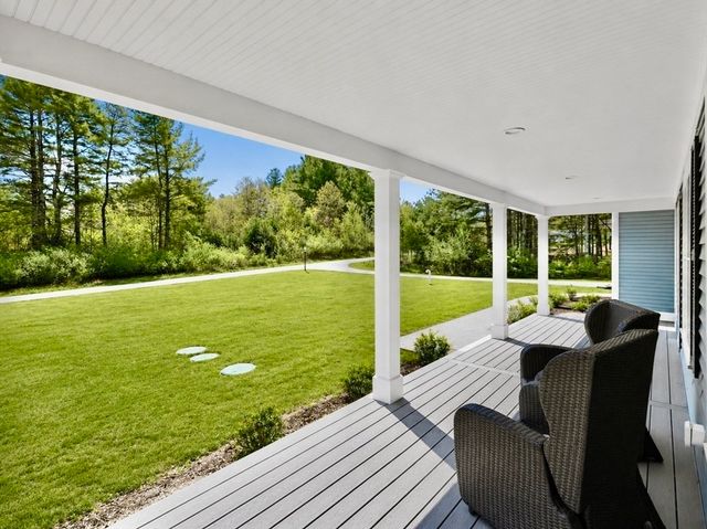 10 Homes Ave, Franklin, MA 02038