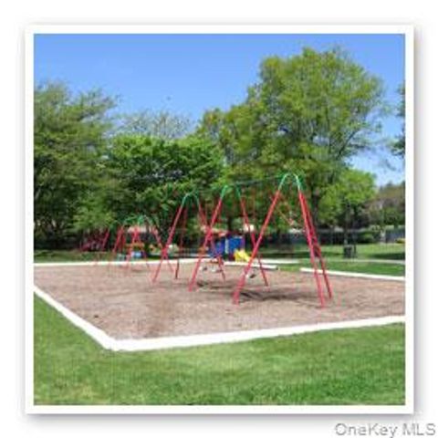 5 ELM Street, Great Neck, NY 11021