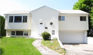5 ELM Street, Great Neck, NY 11021