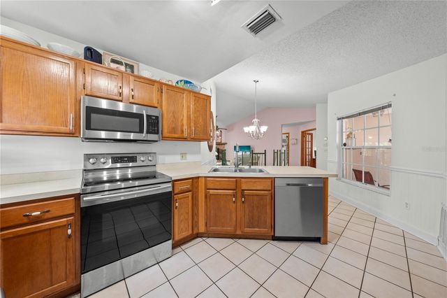 6369 BONNIE CT, St Cloud, FL 34771